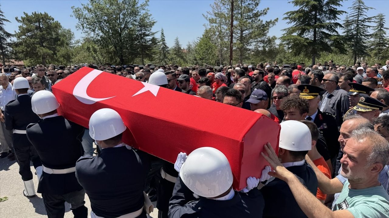Orman Yangınında Şehit Olan Muharrem Can Son Yolculuğuna Uğurlandı
