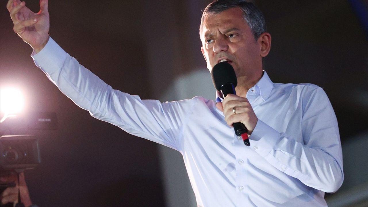 Özgür Özel Antalya'da Muhittin Böcek İçin Destek Verdi