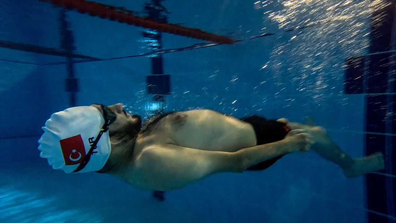 Paralimpik Yüzücü Serhat Polat, Olimpiyat Hedefiyle Çift Antrenman Yapıyor