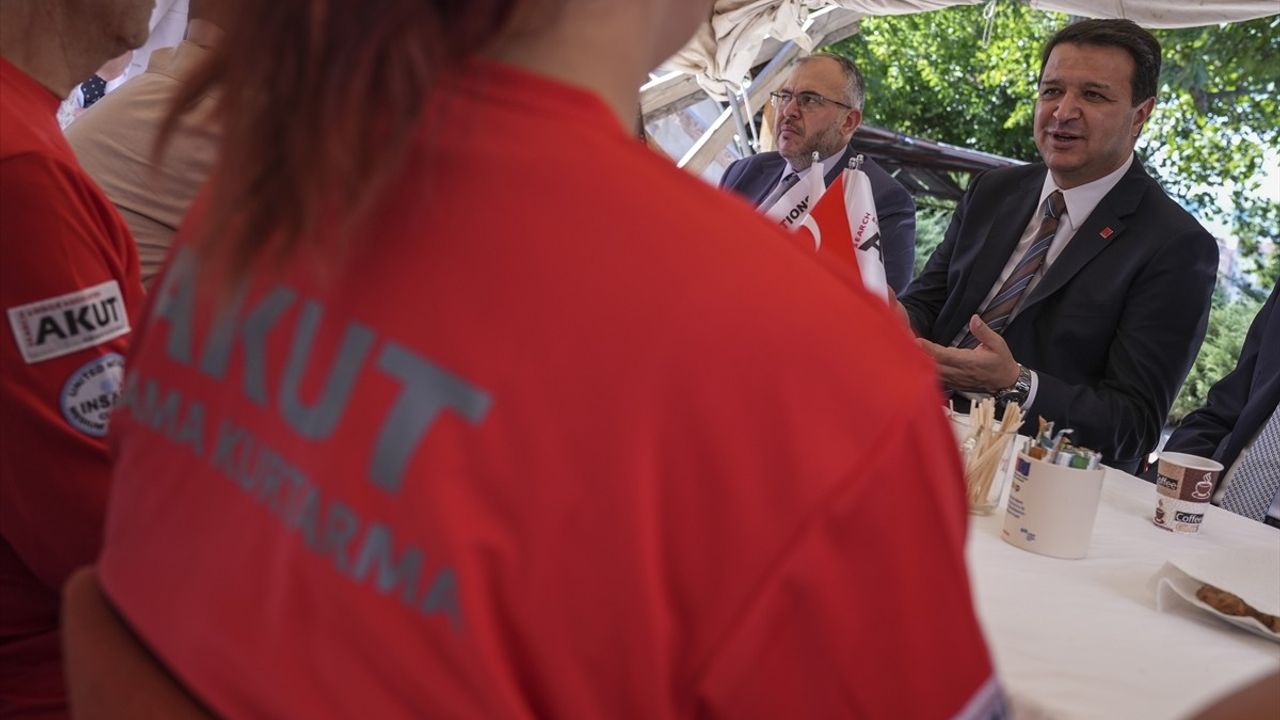 Saadet Partisi Genel Başkanı Arıkan'dan AKUT'a Taziye Ziyareti