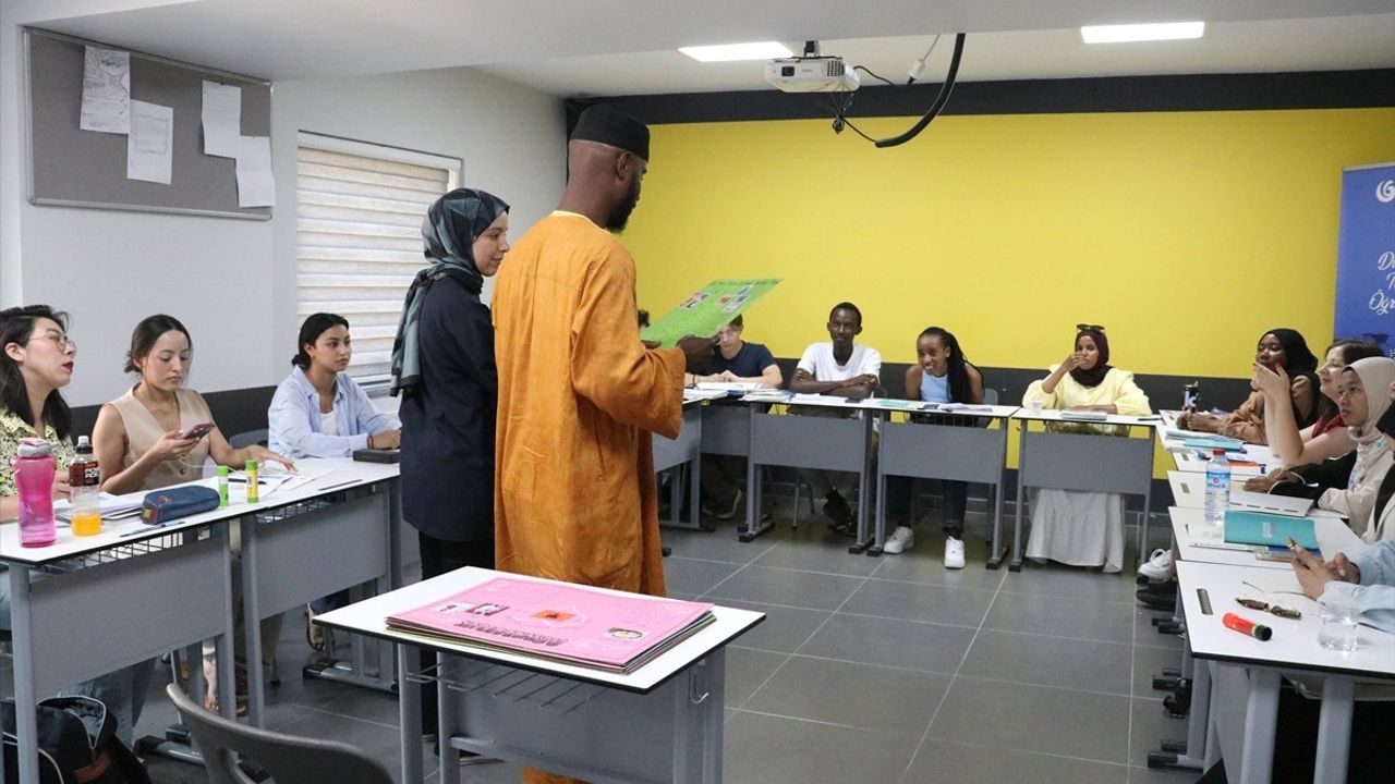 Sakarya'da Uluslararası Öğrenciler Türkçe Öğreniyor