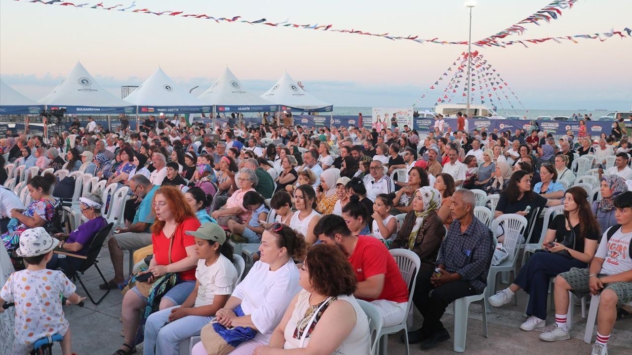 Samsun'da 35. Uluslararası Halk Oyunları Festivali Devam Ediyor