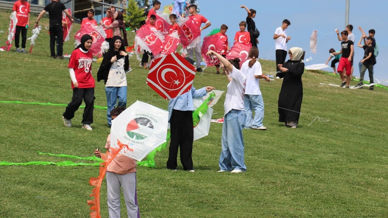 Samsun'da Filistin İçin Uçurtma Etkinliği Düzenlendi