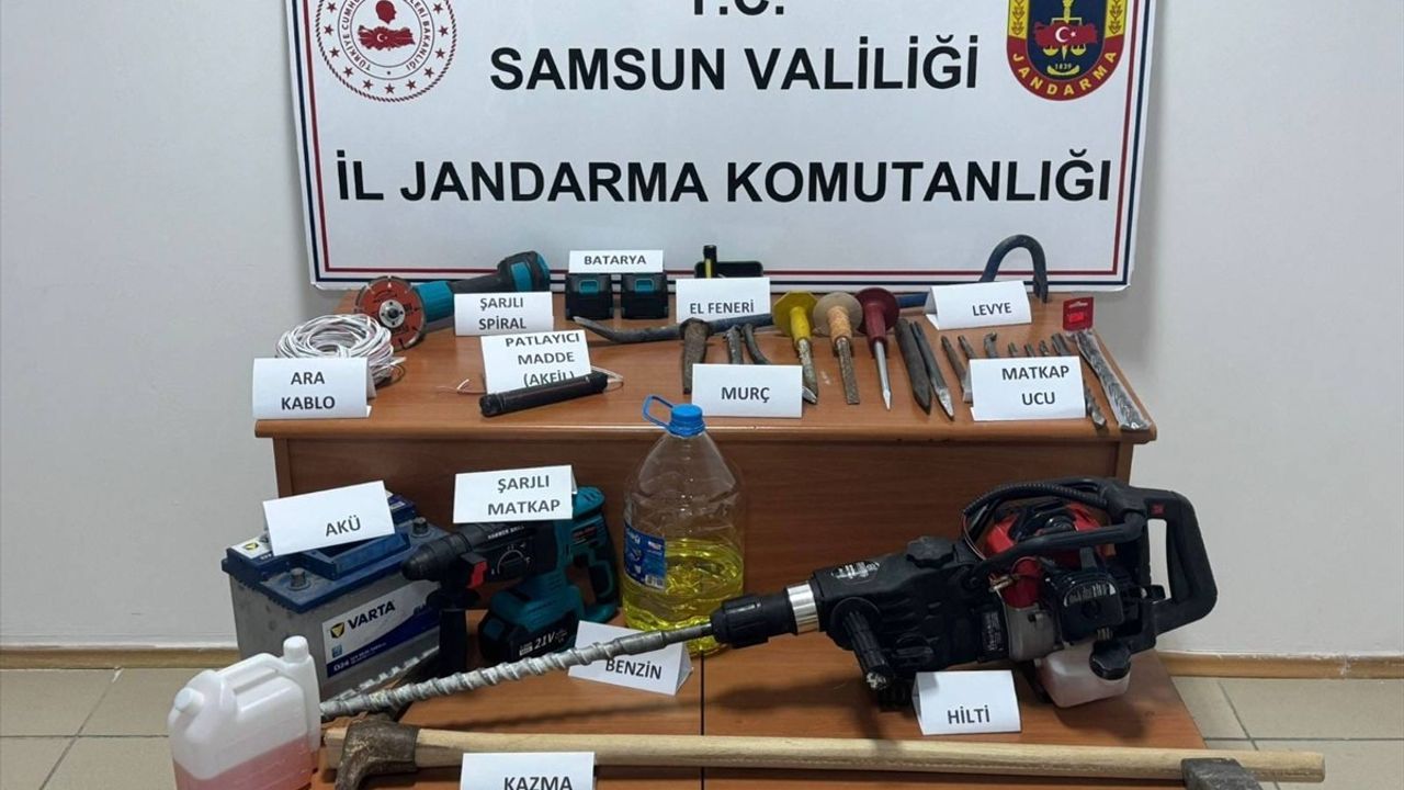 Samsun'da İzinsiz Kazı Yapan Üç Şüpheli Yakalandı