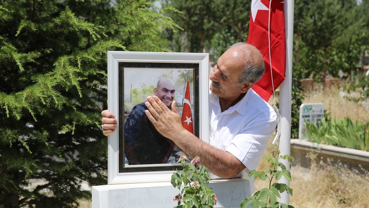 Şehit Polis Memuru Halil Hamuryen Anısına Sergi Açıldı