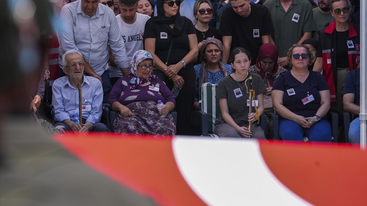 Şehit Üsteğmen Ege Akar'ın İzmir'deki Cenaze Töreni