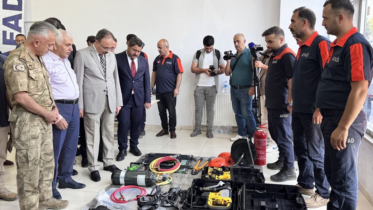 Siirt'te AFAD Destek Gönüllüleri İçin Kimlik Kartı Dağıtım Töreni Gerçekleşti