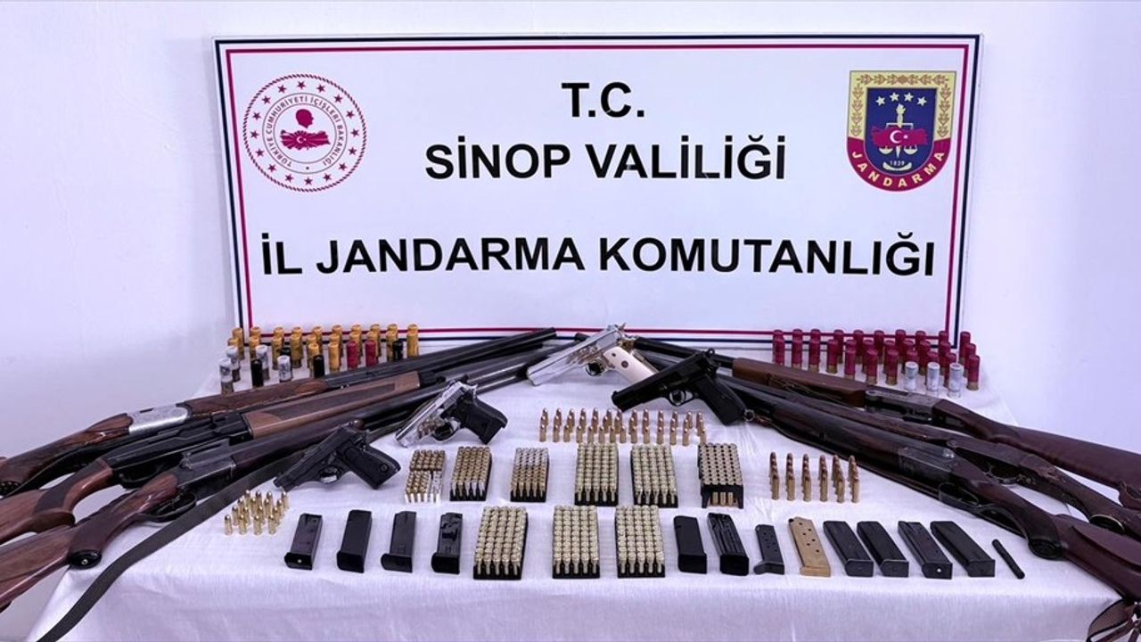 Sinop'ta Silah Kaçakçılığı Operasyonu: 5 Şüpheli Yakalandı