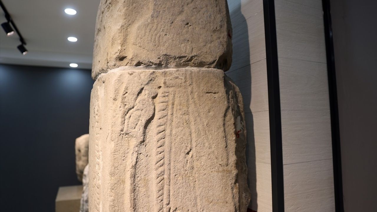 Sivas Arkeoloji Müzesinde Geç Hitit Dönemine Ait İspekçir Steli Sergileniyor