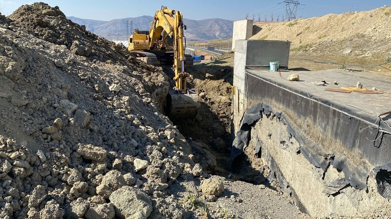Sivas'ta İnşaat Göçüğü: İki İşçi Kurtarıldı