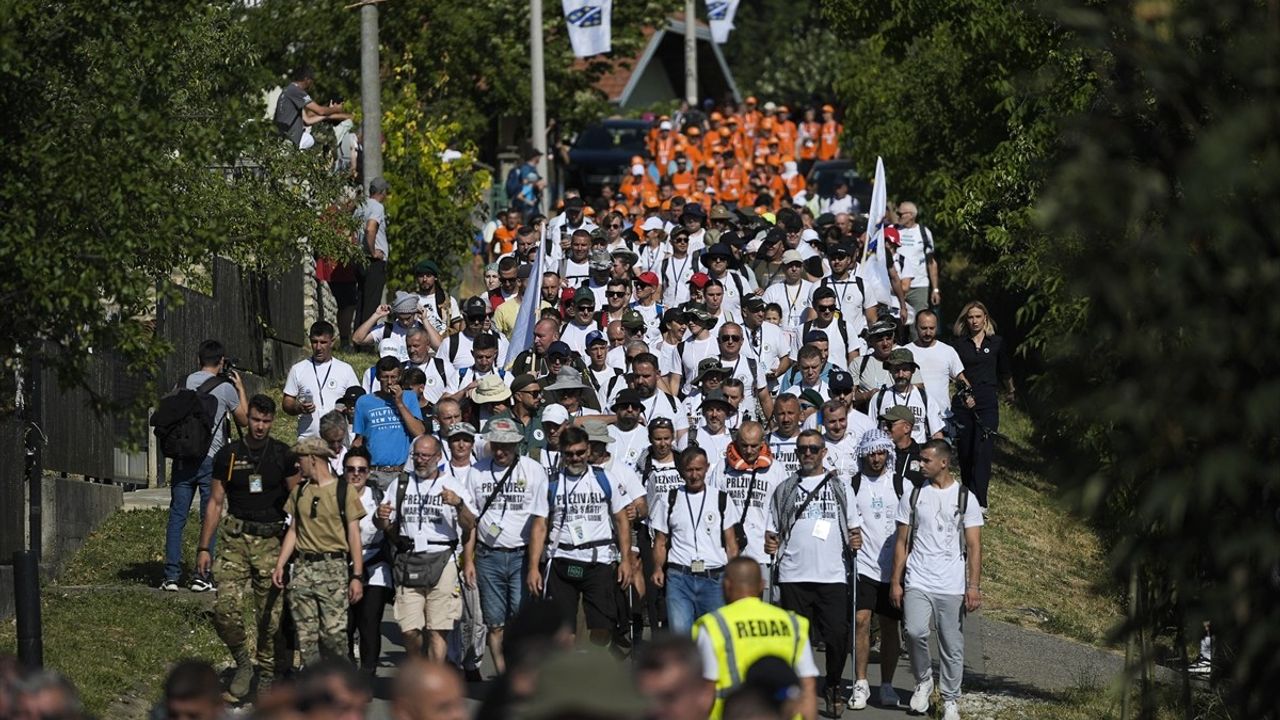 Srebrenitsa Soykırımı Anısına Barış Yürüyüşü Gerçekleşti