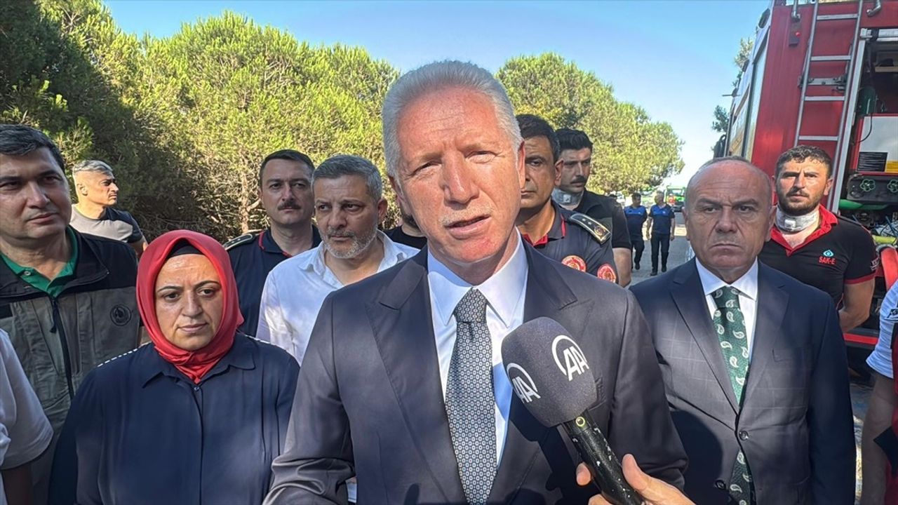 Sultangazi'deki Orman Yangını Kontrol Altında