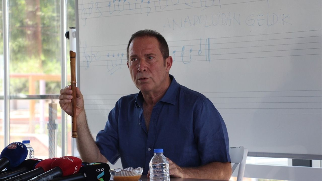 Sümer Ezgü: Kültürel Yozlaşma ile Mücadelede Müzik Önemli Bir Araç