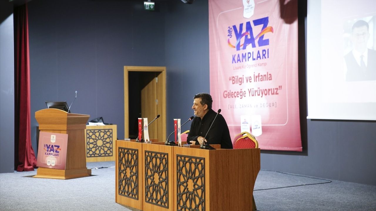 TDV Yaz Kampı'nda 'Fıtrata Uygun Yaşamak' Semineri Yapıldı