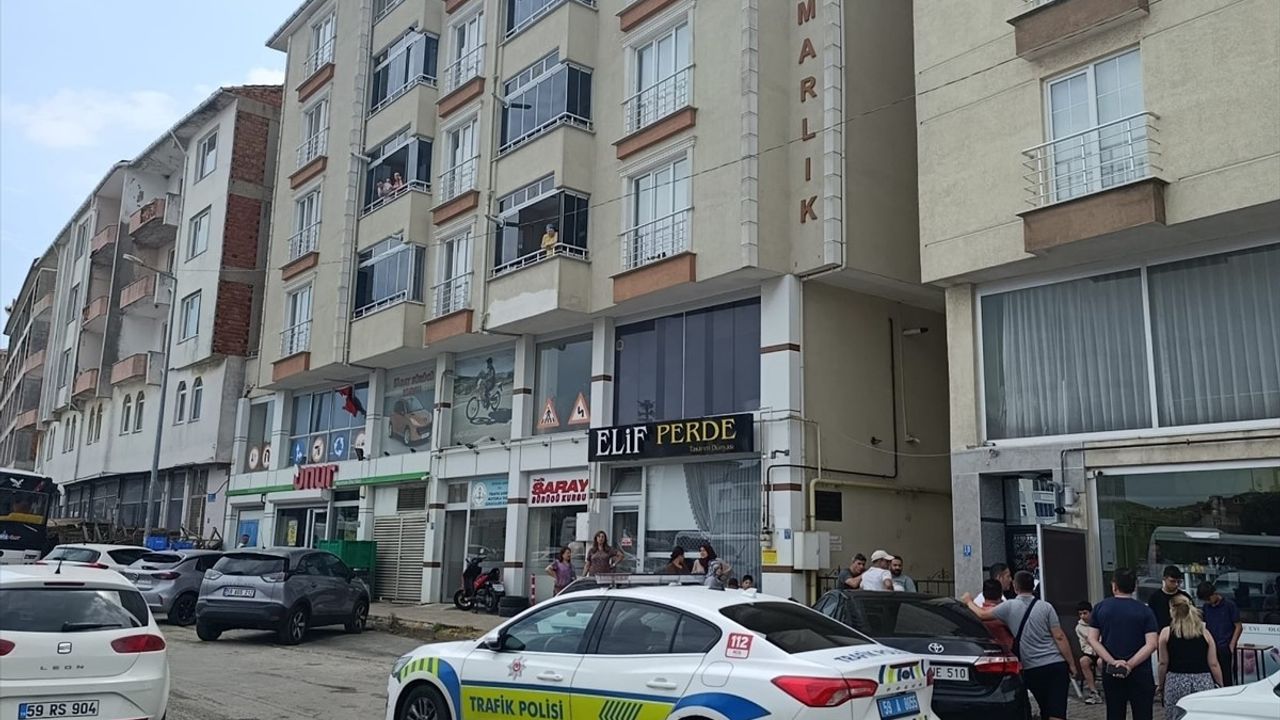 Tekirdağ'da Boşanma Aşamasındaki Kadın Bıçakla Yaralandı