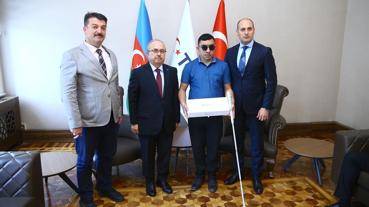 TİKA'dan Azerbaycanlı Görme Engelli Gazilere Akıllı Baston Desteği