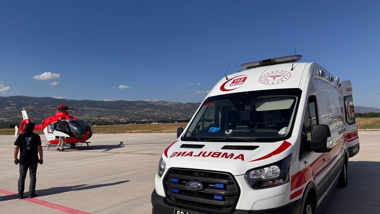 Tokat'ta Kaza Geçiren Çocuk Ambulans Helikopterle Ankara'ya Sevk Edildi