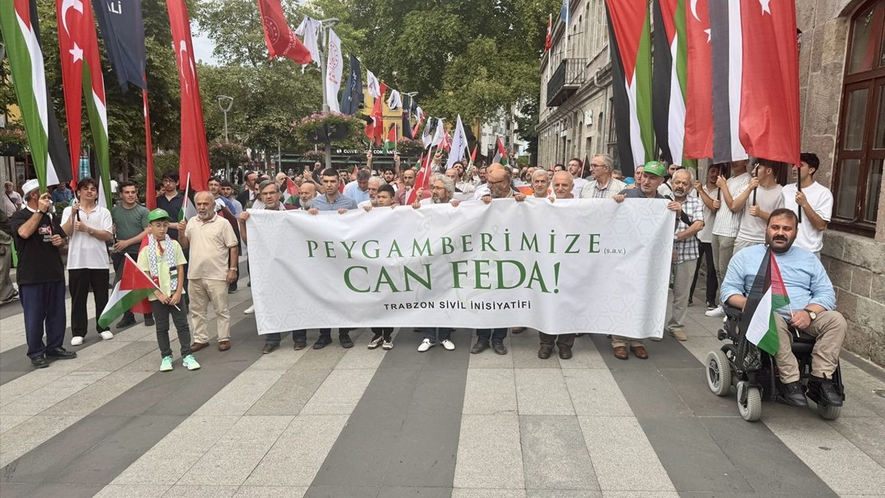 Trabzon'da Hazreti Muhammed'in Karikatürüne Tepkiler Büyüyor