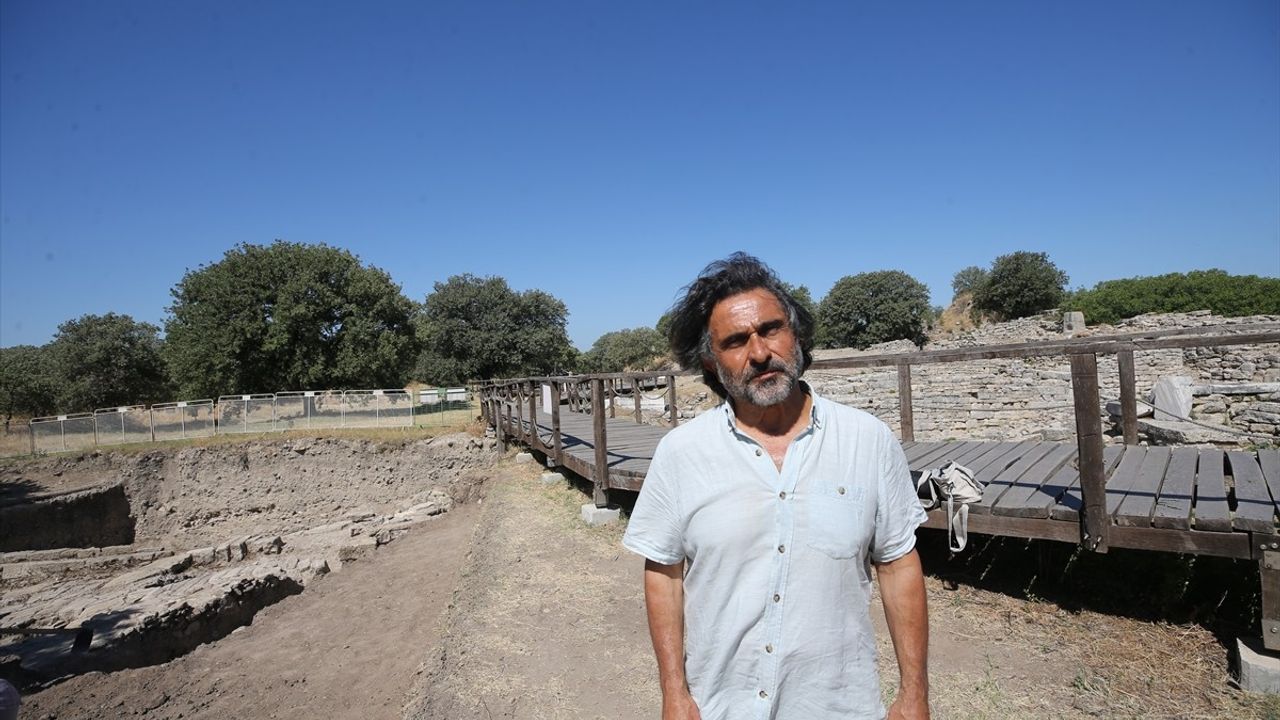 Troya Antik Kenti'nde Kazılar: Savaşın İzleri Peşinde