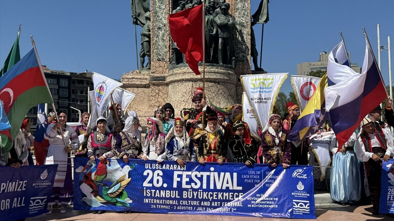 Uluslararası İstanbul Büyükçekmece Kültür ve Sanat Festivali Taksim’de Başladı