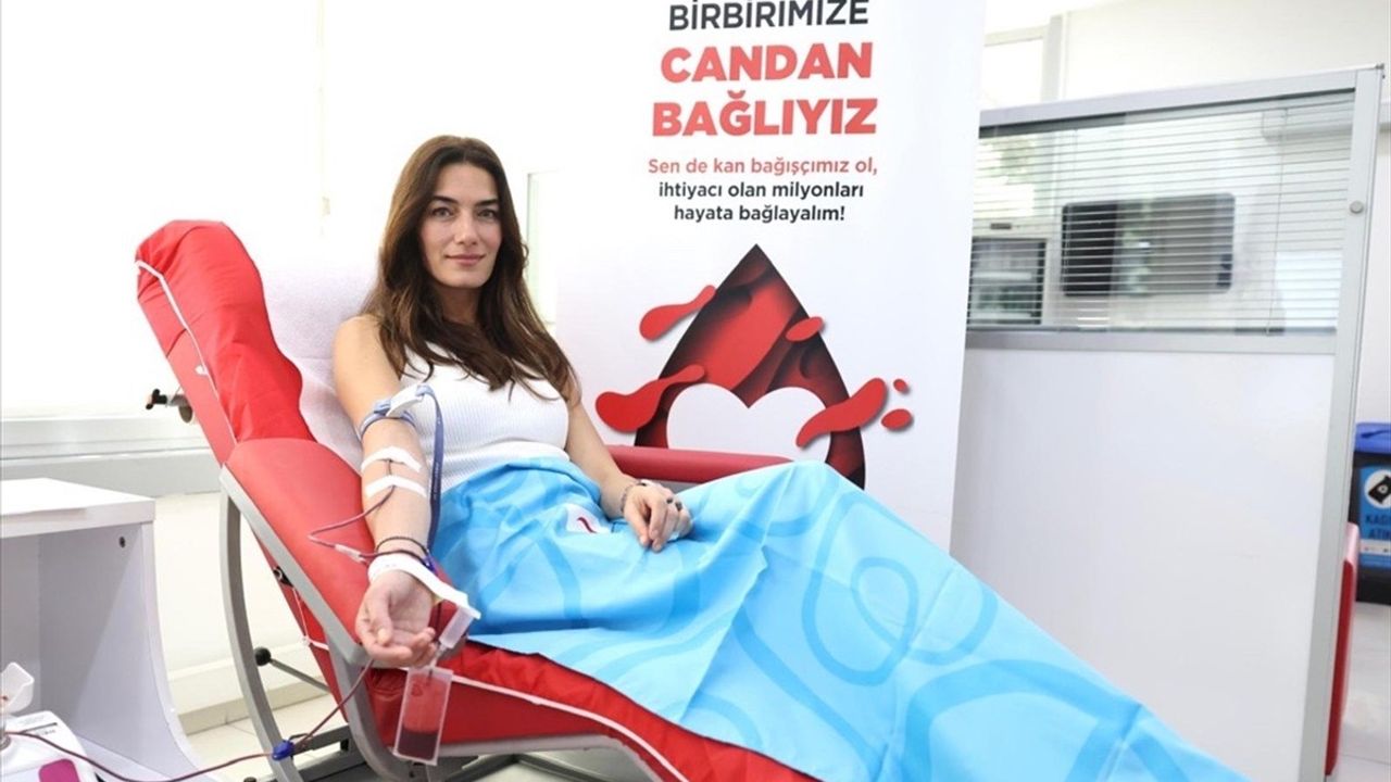 Ünlülerden Türk Kızılay'a Destek: Kan Bağışı Kampanyası