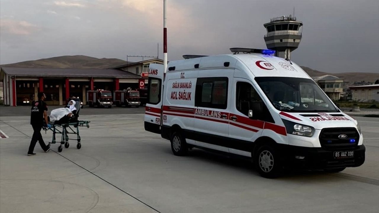 Van'da Akciğer Ödemi Olan Hasta Ambulans Helikopter ile Hastaneye Sevk Edildi