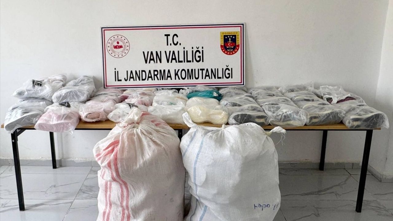 Van'da Kaçakçılık Operasyonları: 28 Gözaltı