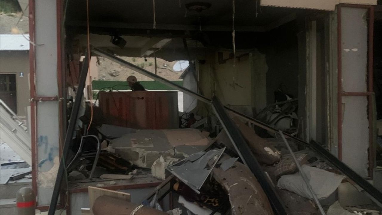 Van'daki Akaryakıt İstasyonunda Patlama: 1 Yaralı
