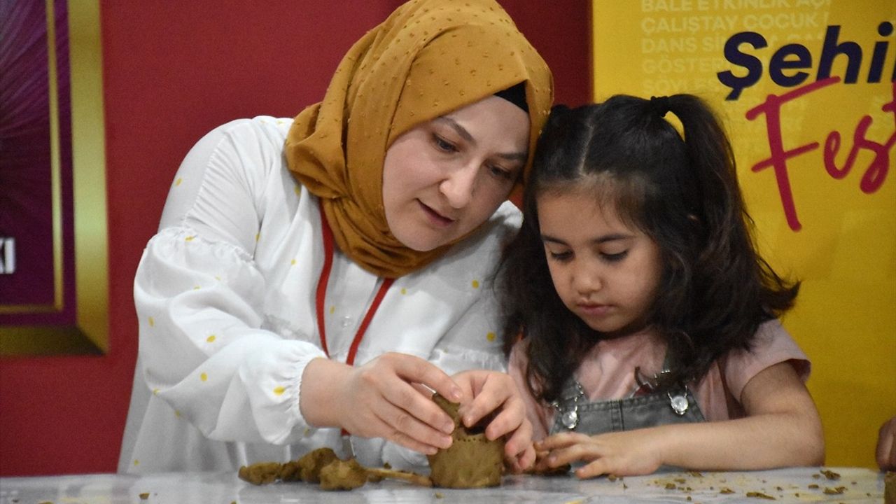 Van Kültür Yolu Festivali Çocukları Sanatla Buluşturuyor