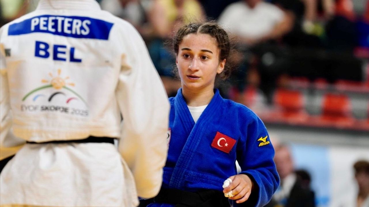 Yağmur Yılmaztürk EYOF'ta Gümüş Madalya Kazandı