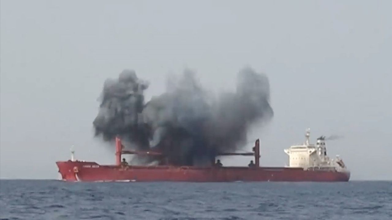 Yemen'deki Husilerin Kızıldeniz Saldırısı: 'Magic Seas' Gemisine Yönelik İnfaz Görüntüleri