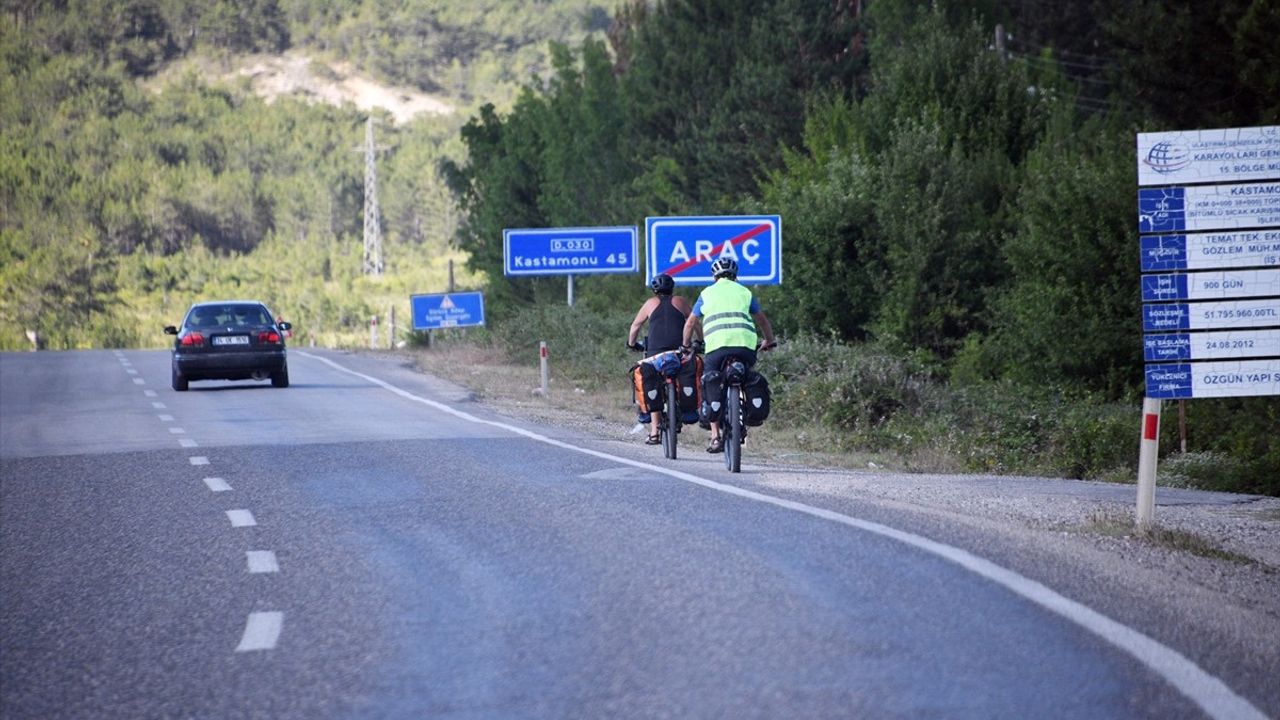 Yeni Zelandalı Çift Türkiye'yi Pedallıyor