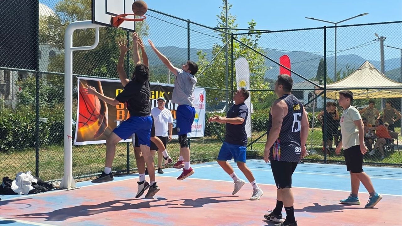 3x3 Sokak Basketbol Turnuvası Çınarcık’ta Coşkuyla Gerçekleşti