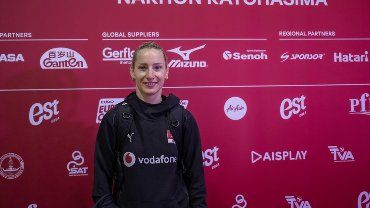 A Milli Kadın Voleybol Takımı'ndan İspanya Uyarısı