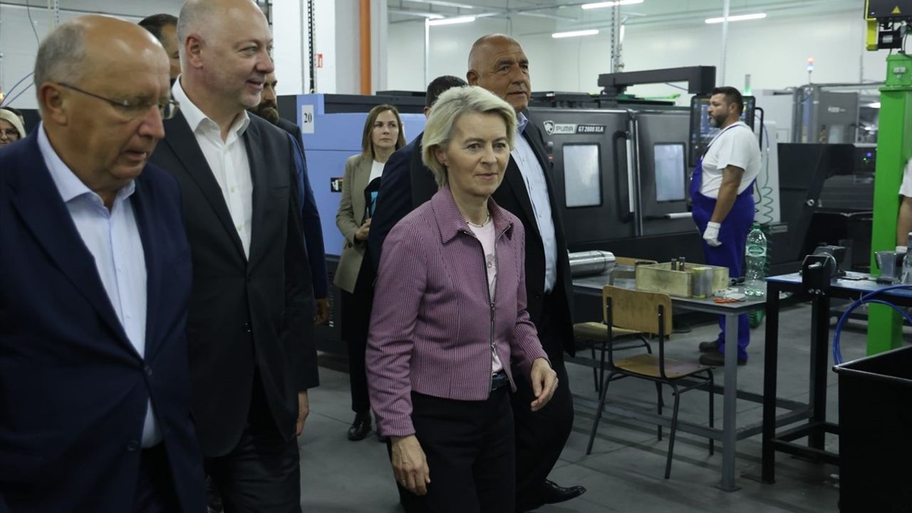 AB Komisyonu Başkanı von der Leyen Bulgaristan'da Silah Üretim Kapasitesini İnceledi