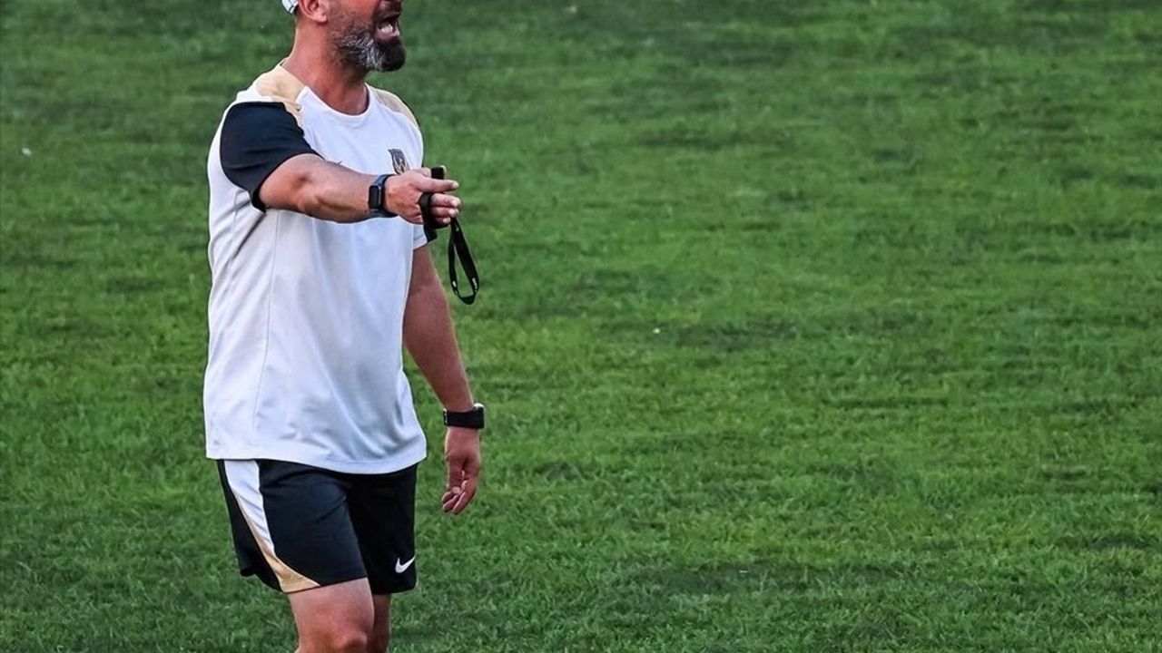 ABB FOMGET Kadın Futbol Takımı Slavia Prag Maçına Hazırlanıyor