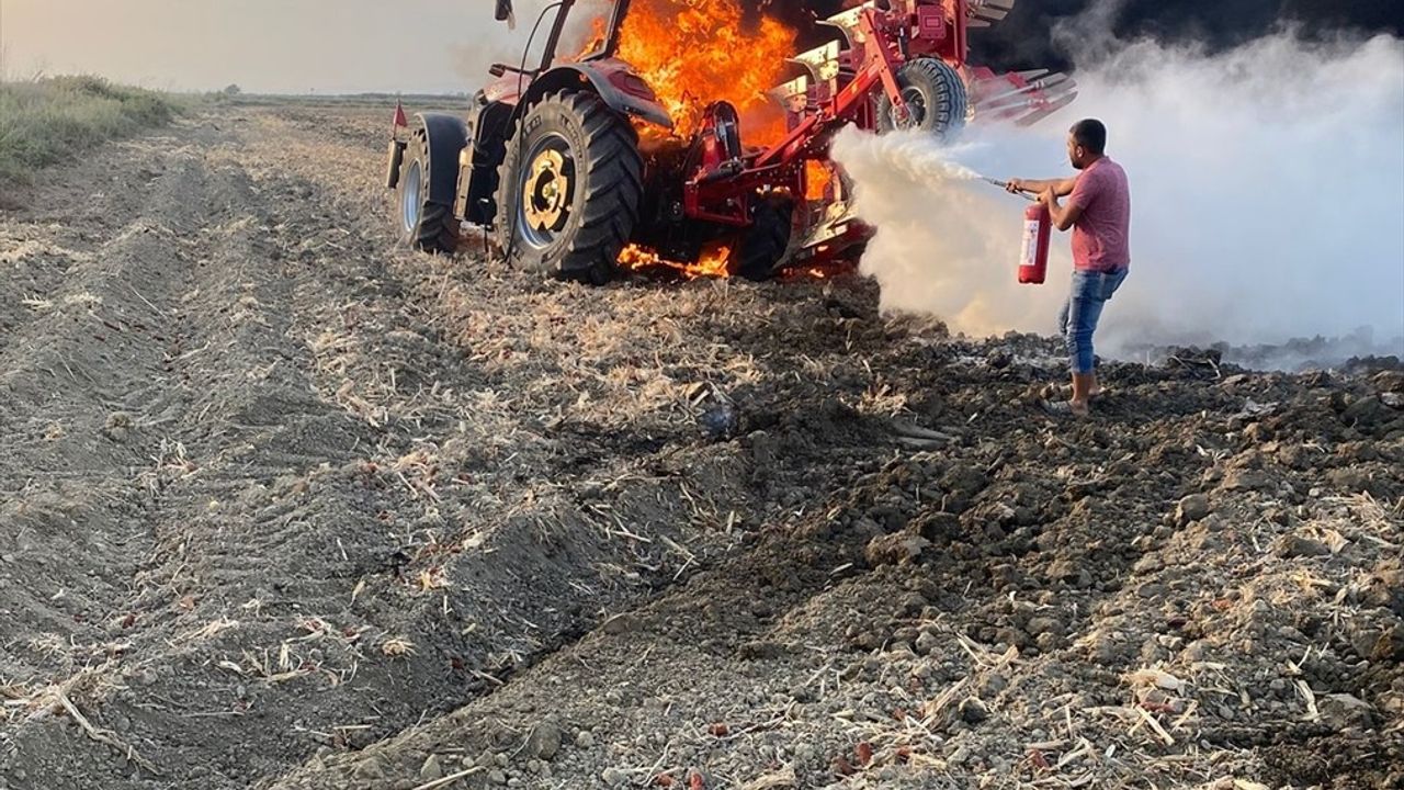 Adana'da Traktör Yangını Kontrol Altına Alındı