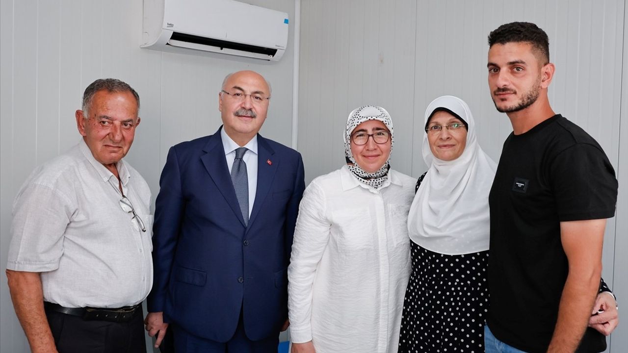 Adana Valisi Köşger, Filistinli Ailelerle Bir Araya Geldi