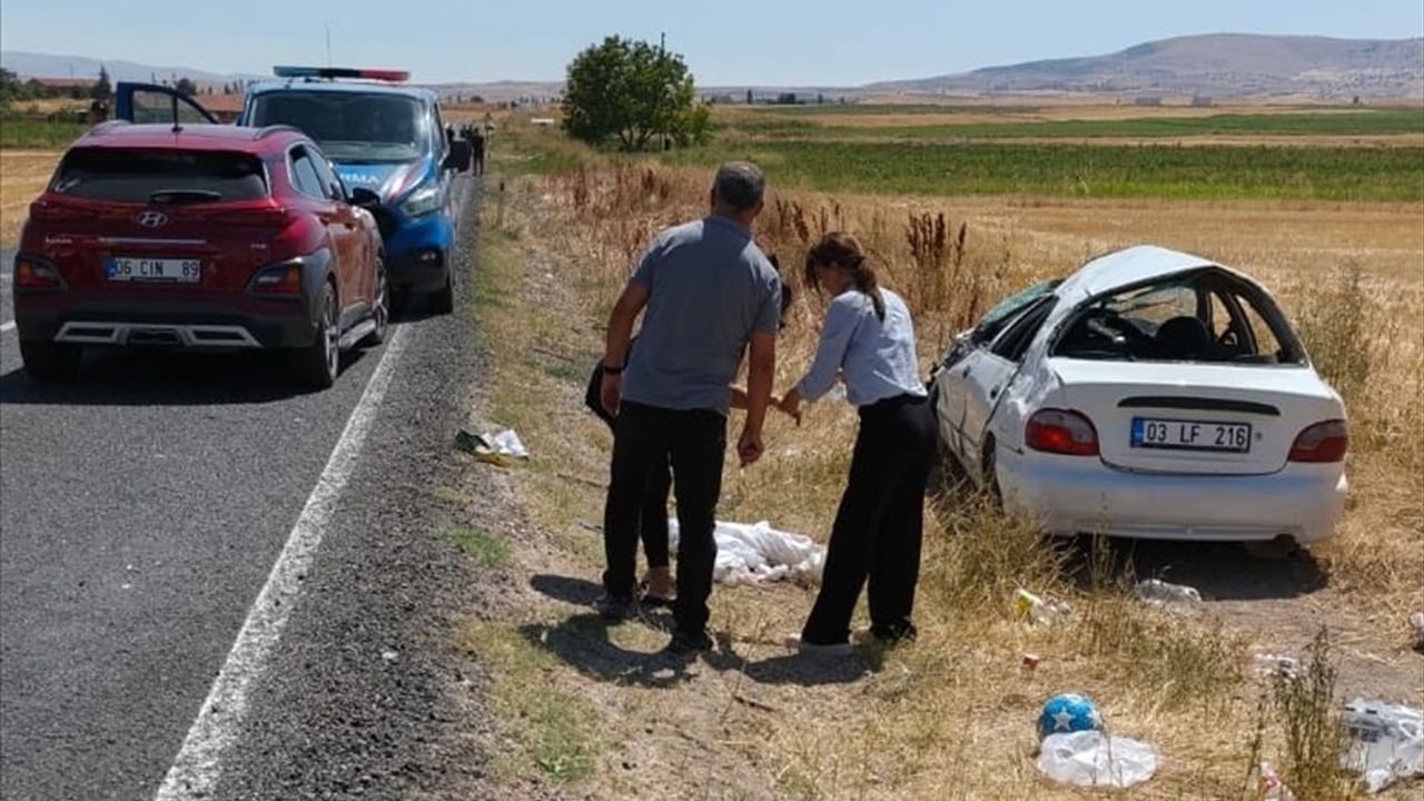 Afyonkarahisar'da Takla Atan Araçta Dört Yaralı