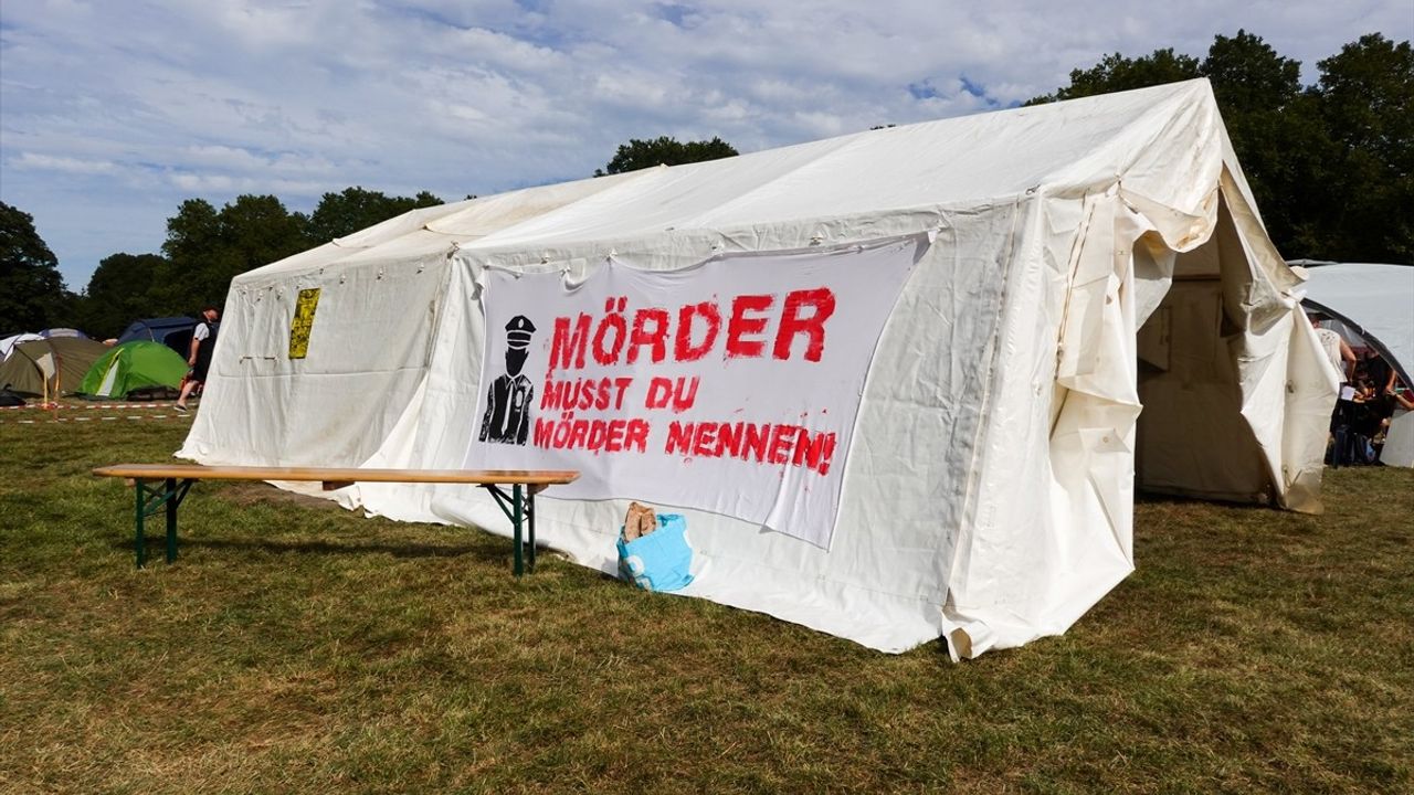 Almanya'da Silah İhracatı Protesto Edildi