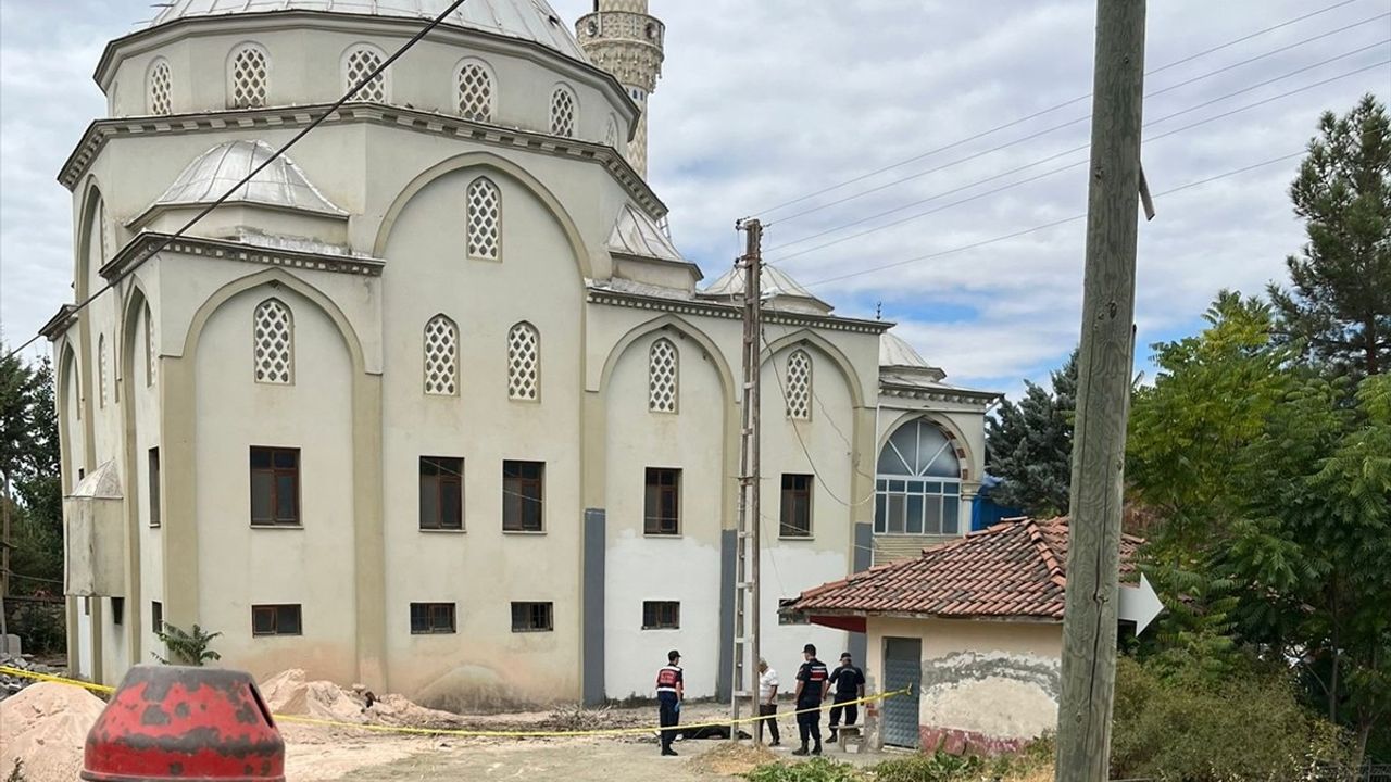 Amasya'da Camii Tadilatında Trajik Kaza: İşçi Hayatını Kaybetti