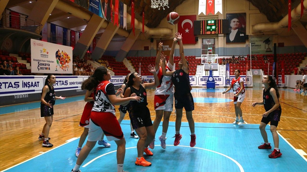 Anadolu Yıldızlar Ligi Basketbol Şampiyonası Adana'da Başladı
