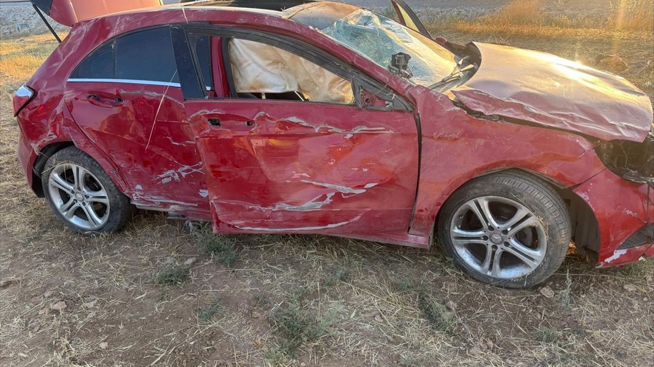 Antalya'da Trafik Kazası: 1 Ölü, 1 Yaralı