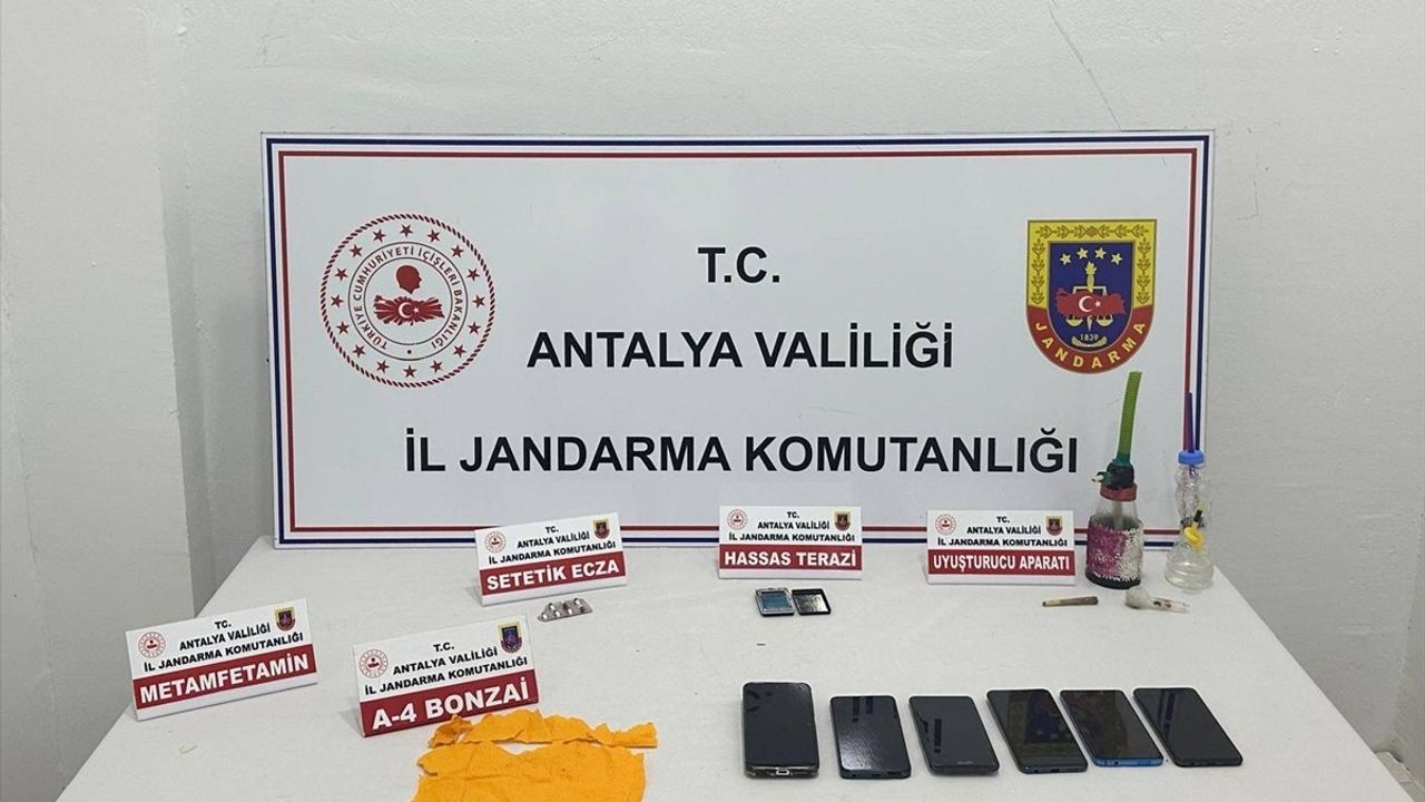 Antalya'da Uyuşturucu Operasyonu: 4 Gözaltı