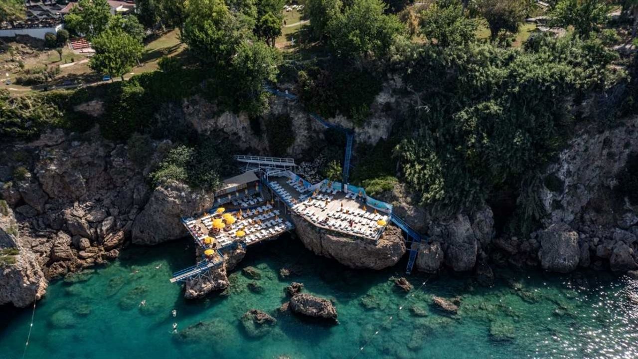 Antalya'nın Falez Plajları 200 Bini Aşan Ziyaretçi Ağırladı