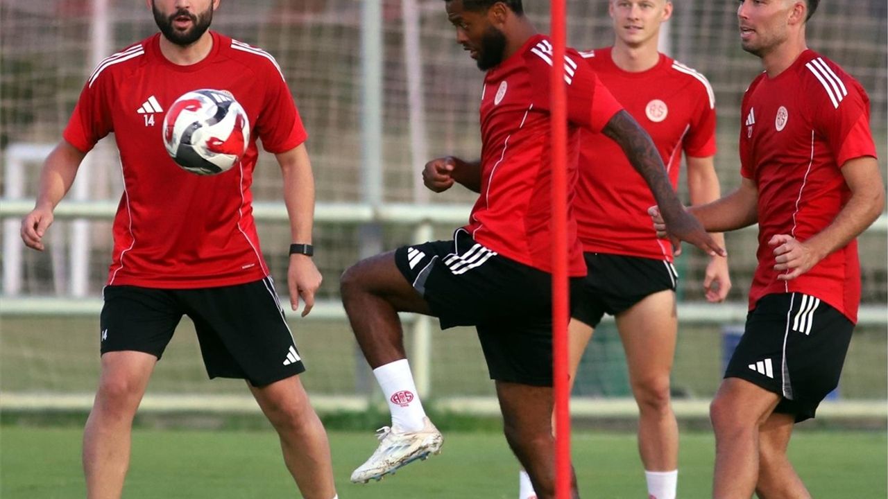 Antalyaspor Gençlerbirliği Maçına Hazırlanıyor
