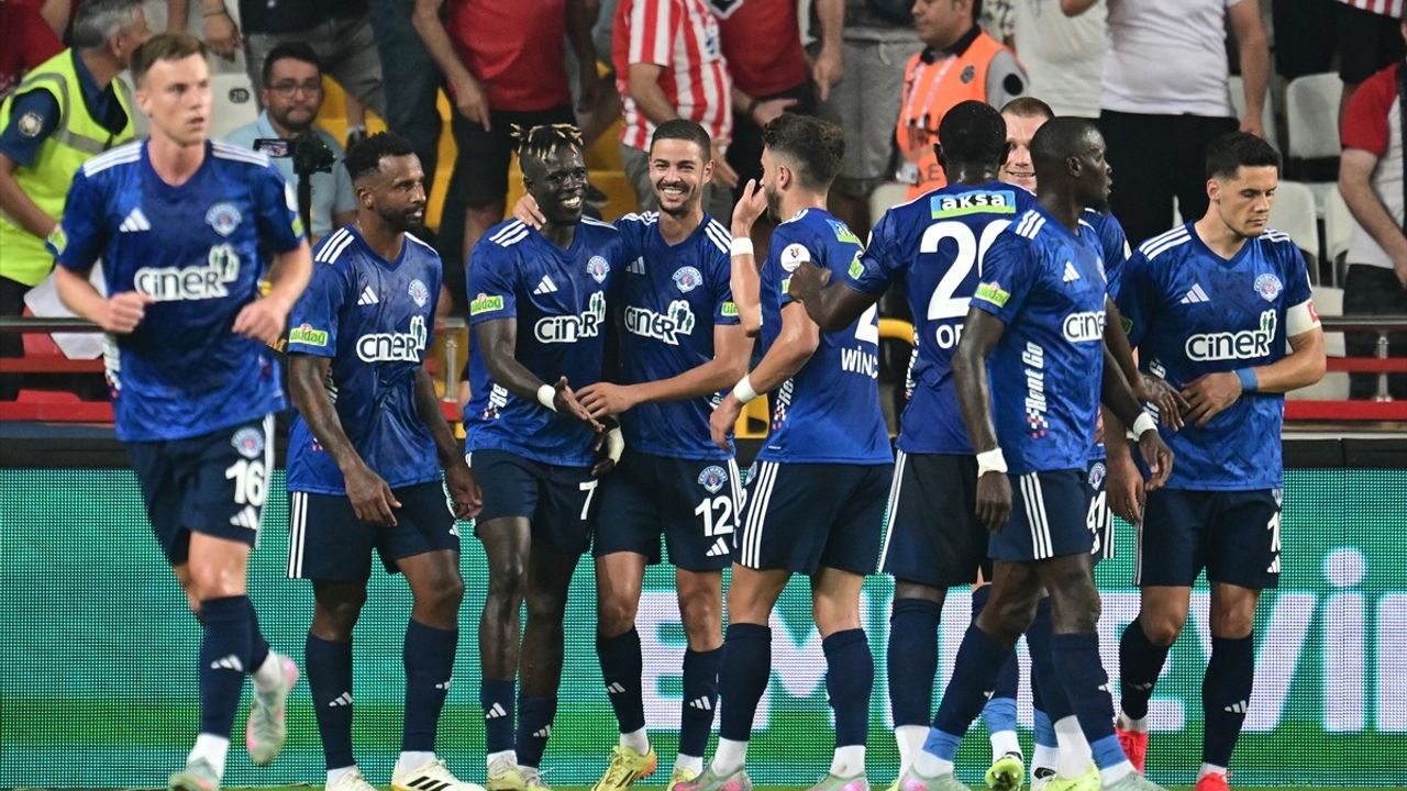 Antalyaspor, Kasımpaşa'yı 2-1 Yenerek Sezona Galibiyetle Başladı