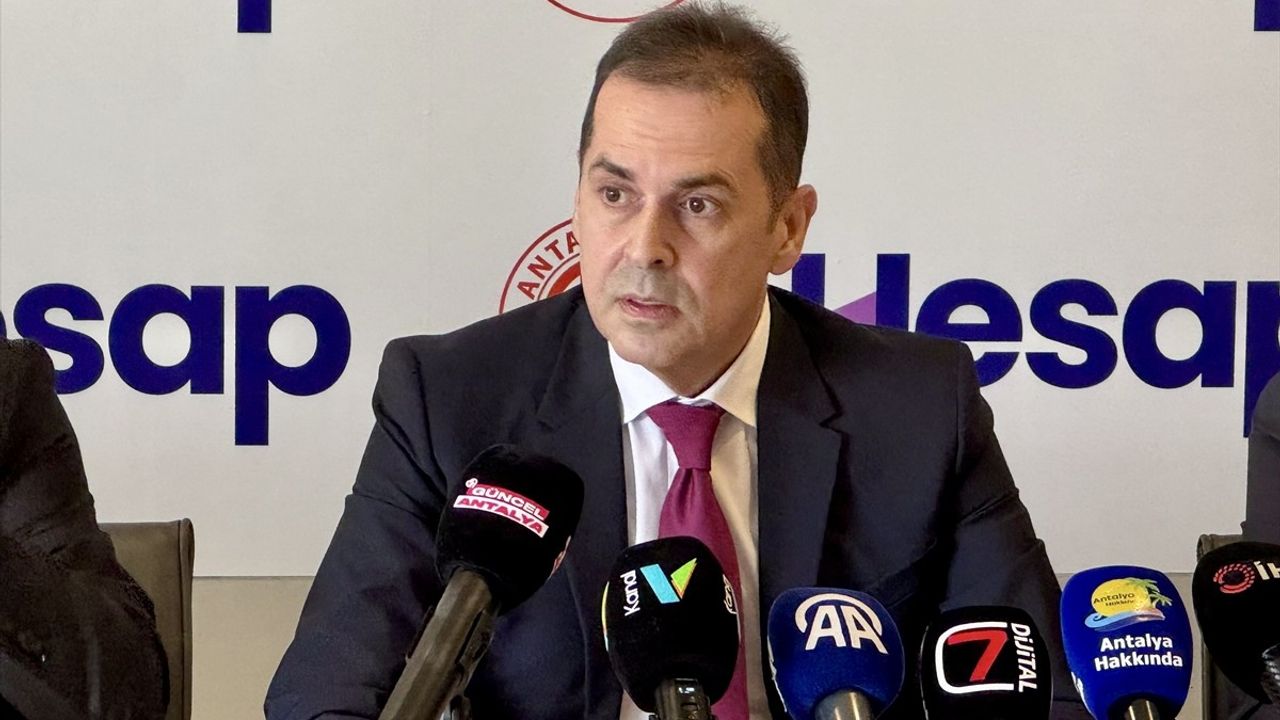 Antalyaspor'un Mali Yapısı ve Transfer Süreci Hakkında Açıklamalar
