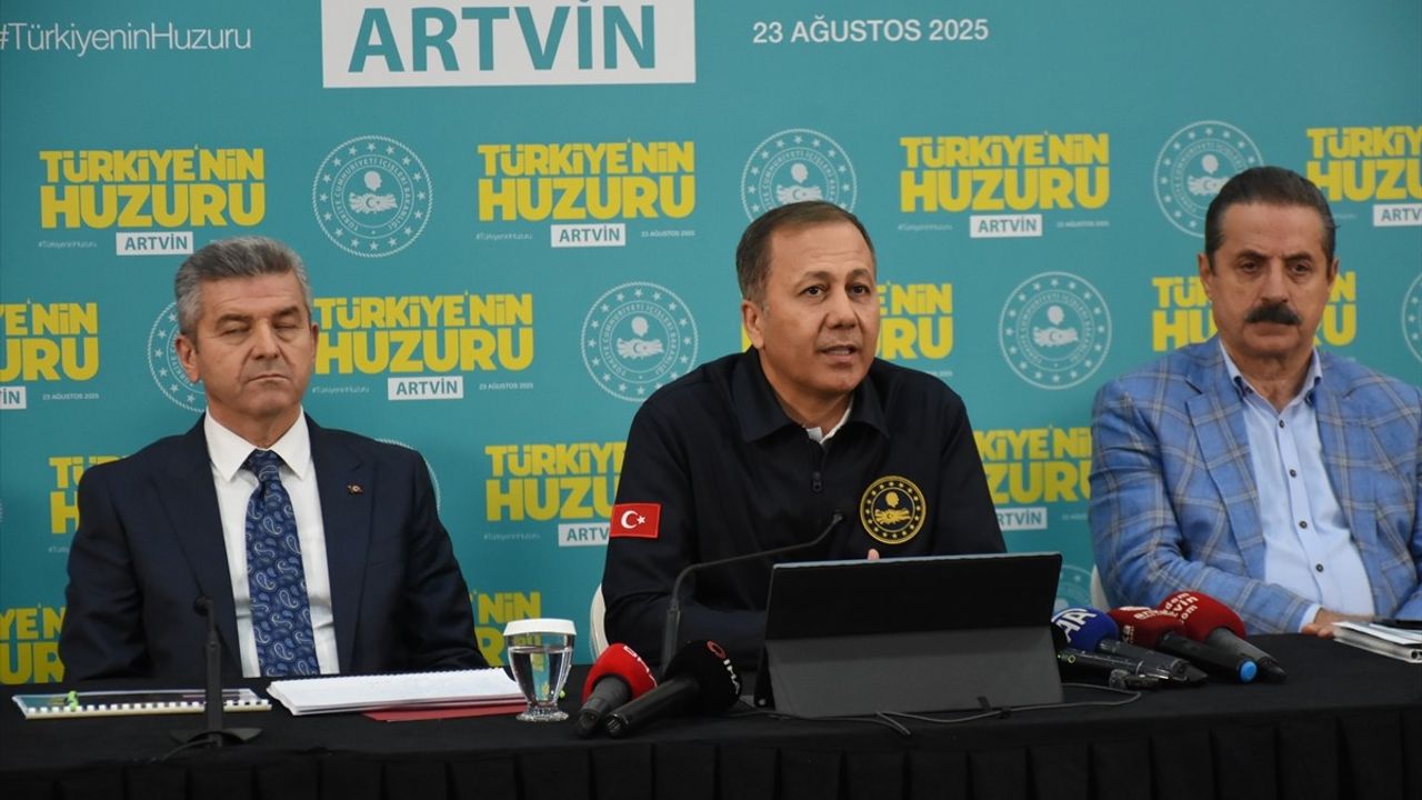 Artvin'de Türkiye'nin Huzuru Toplantısı: İçişleri Bakanı Yerlikaya'nın Açıklamaları