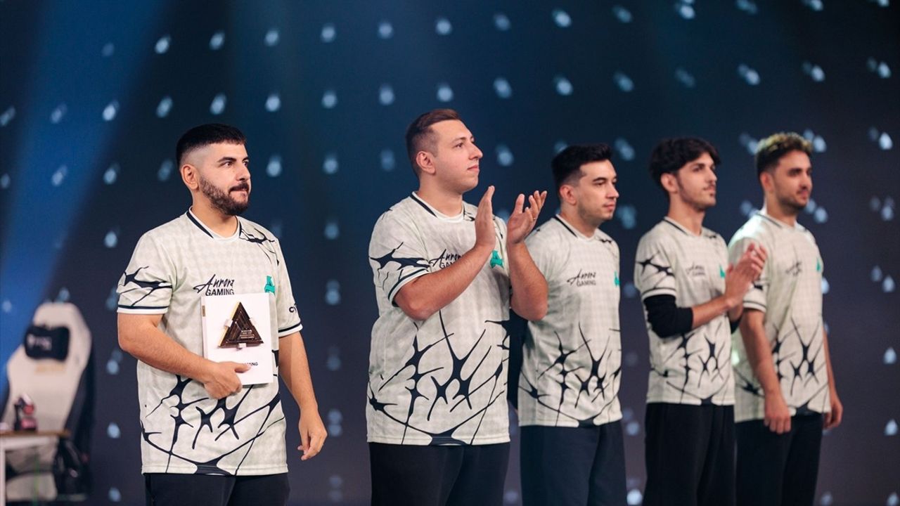 Aurora Gaming Espor Dünya Kupası'nda İkinci Oldu